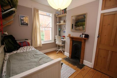 Bedroom 2.JPG