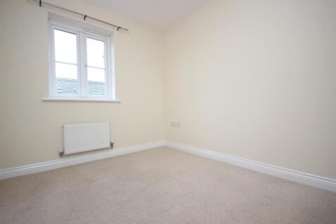 Bedroom 2.JPG