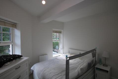 Bedroom 1.JPG