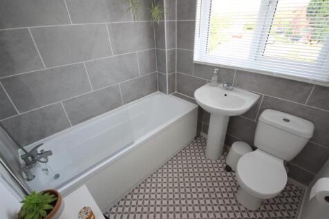 Bathroom.JPG