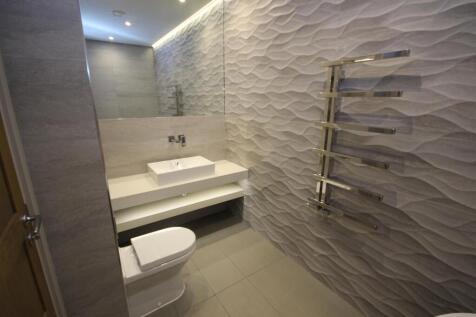 Bathroom.JPG