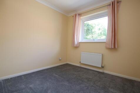 Bedroom 2.JPG