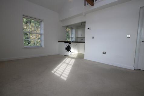 Living Area 3.JPG
