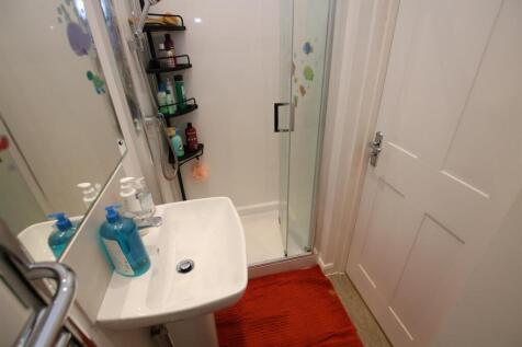 Ensuite.JPG