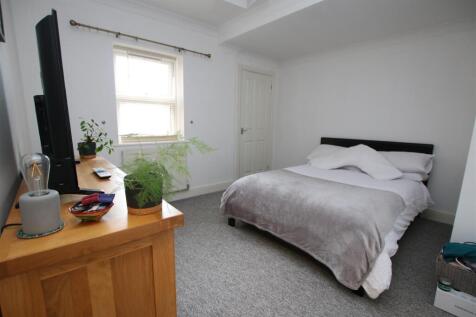 Bedroom 1.JPG