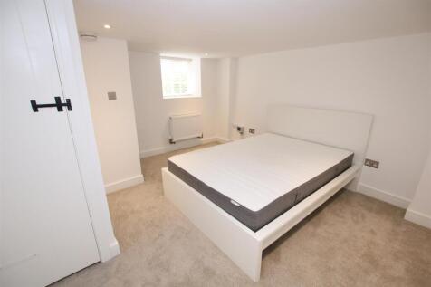 Basement Room 2.JPG