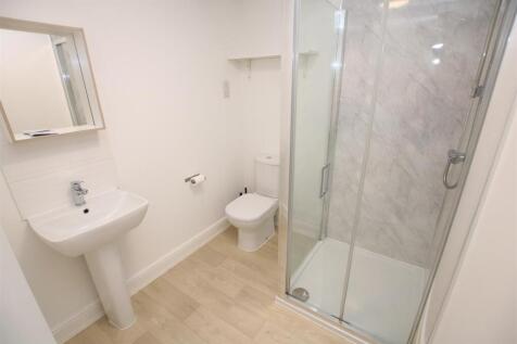 Ensuite Bedroom 2.JPG