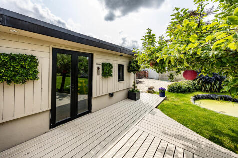 33WHLHudds-040625...