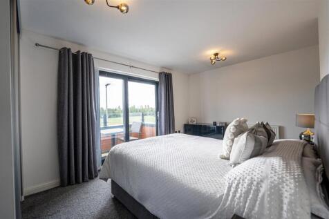 Main Bedroom 2.jpg