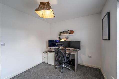 Office 1..jpg