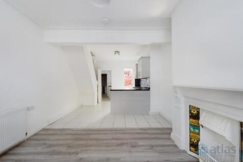 Living / Kitchen Area