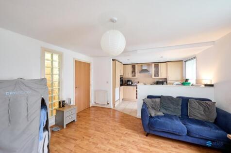 Lounge/Kitchen