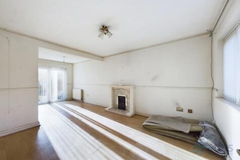 Open Plan Living/Dining Area