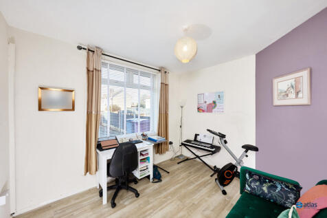 Versatile Room/Home Office