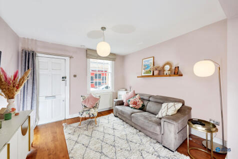 Lounge / Kitchen