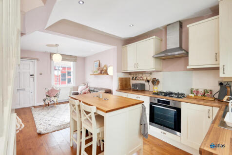 Lounge / Kitchen