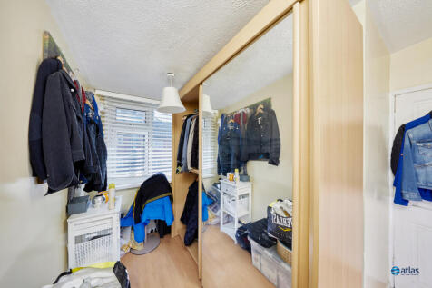 Wardrobe/Bedroom