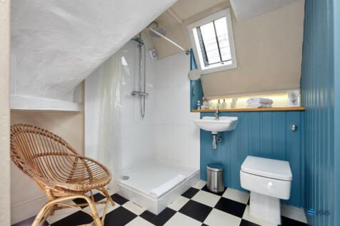 En Suite Bathroom