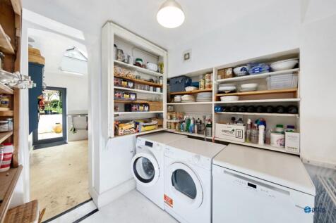 Pantry/Utility Room
