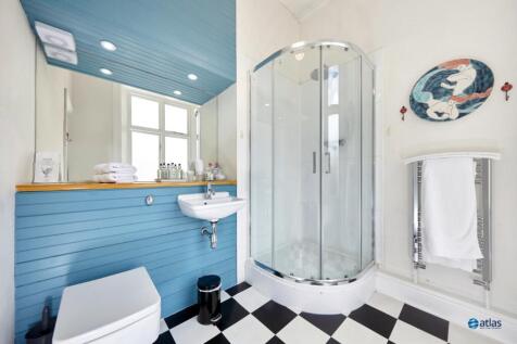 En Suite Bathroom