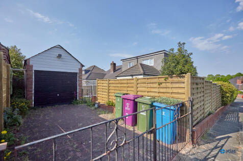 Garage/Driveway