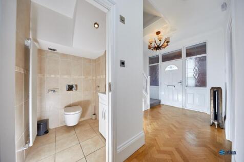 Hallway / W.c