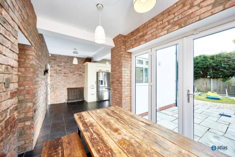 Kitchen / Dining Area