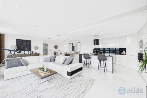 Lounge/Kitchen
