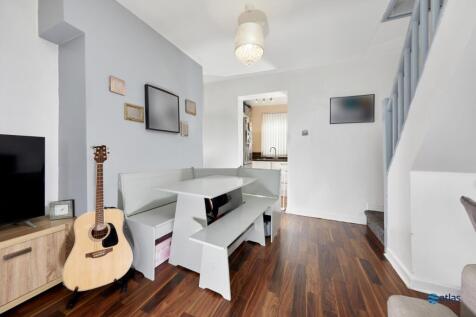 Lounge/Dining Area