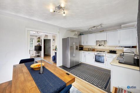 Kitchen/Dining Area
