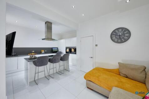 Kitchen/Living Area
