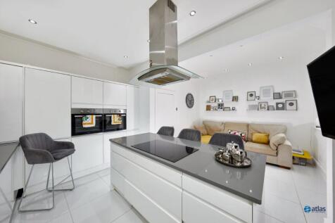 Kitchen/Living Area