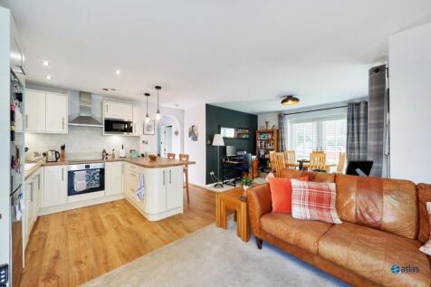 Lounge/Dining/Kitchen