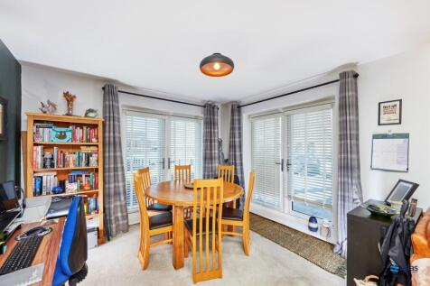 Lounge/Dining/Kitchen
