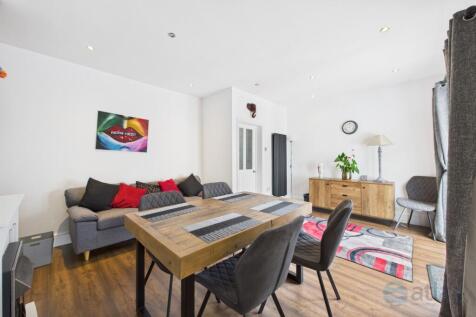 Living/Dining Area