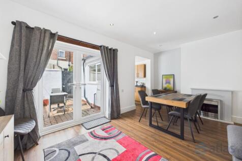 Living/Dining Area