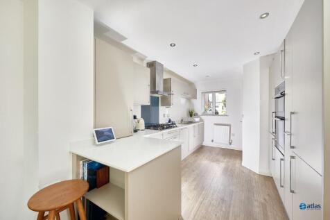 Kitchen / Living Area