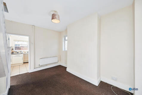 Lounge/Dining Area
