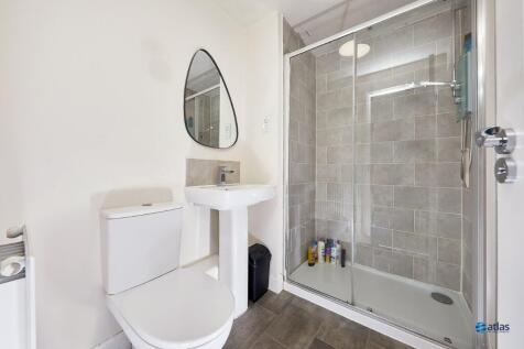 En-suite To Bedroom 1