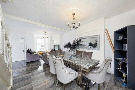 Dining Area / Lounge