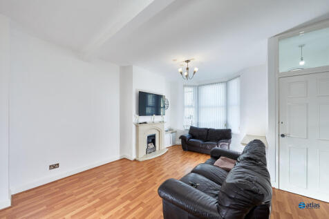 Lounge/Dining Area