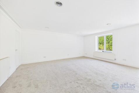 Living / Dining Area