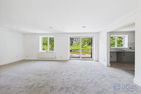 Living / Dining Area