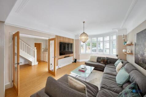 Lounge/Dining Area