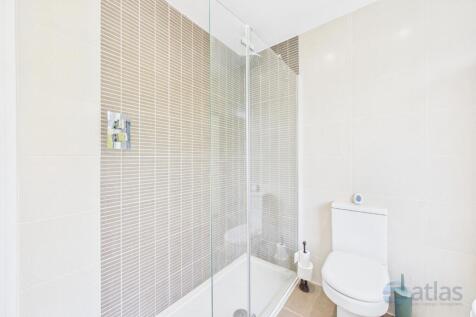En-suite To Bedroom Three