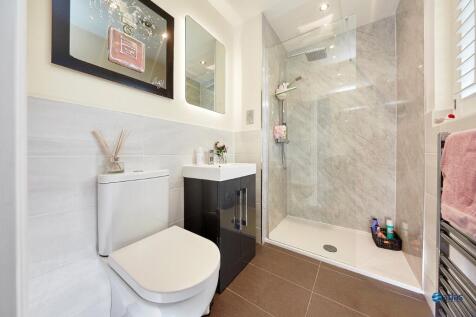 Bedroom Two En Suite