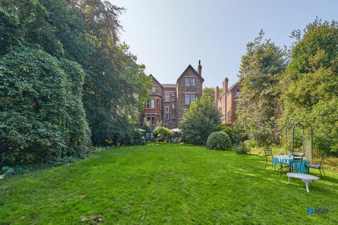 Back Communal Gardens