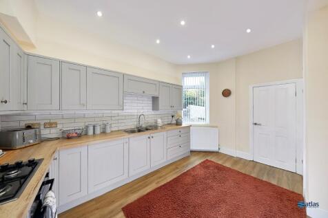 Kitchen/Dining Area
