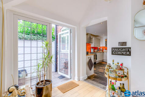 Dining Area/ Morning Room