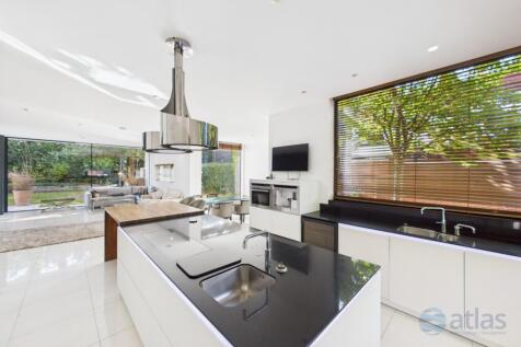 Kitchen / Dining / Living Area